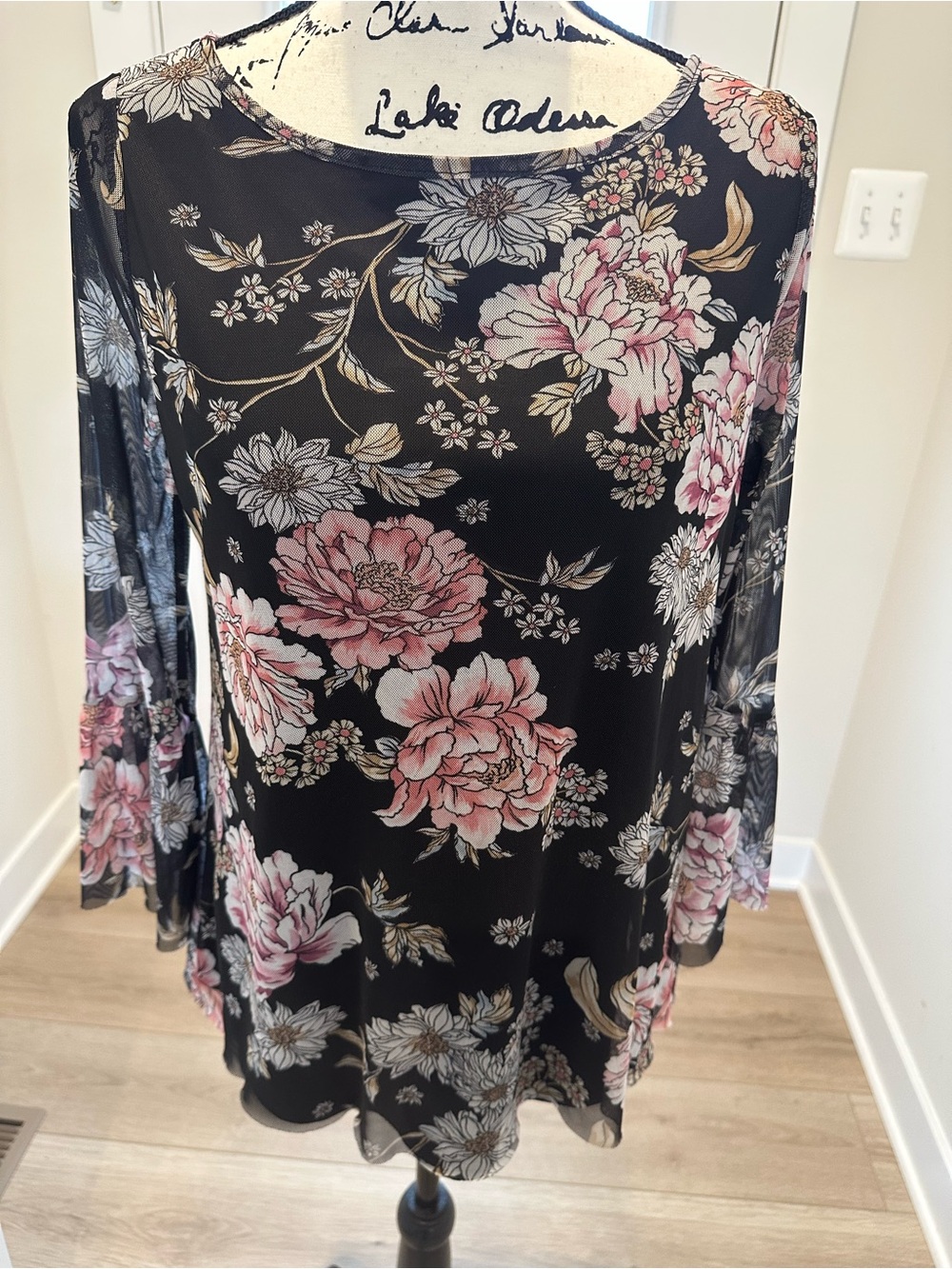 Floral Black & Pink with bell Sleeve Women’s blouse. Size Petite Small